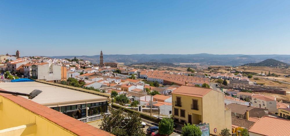 Hotel Los Templarios Jerez De Los Caballeros Bagian luar foto