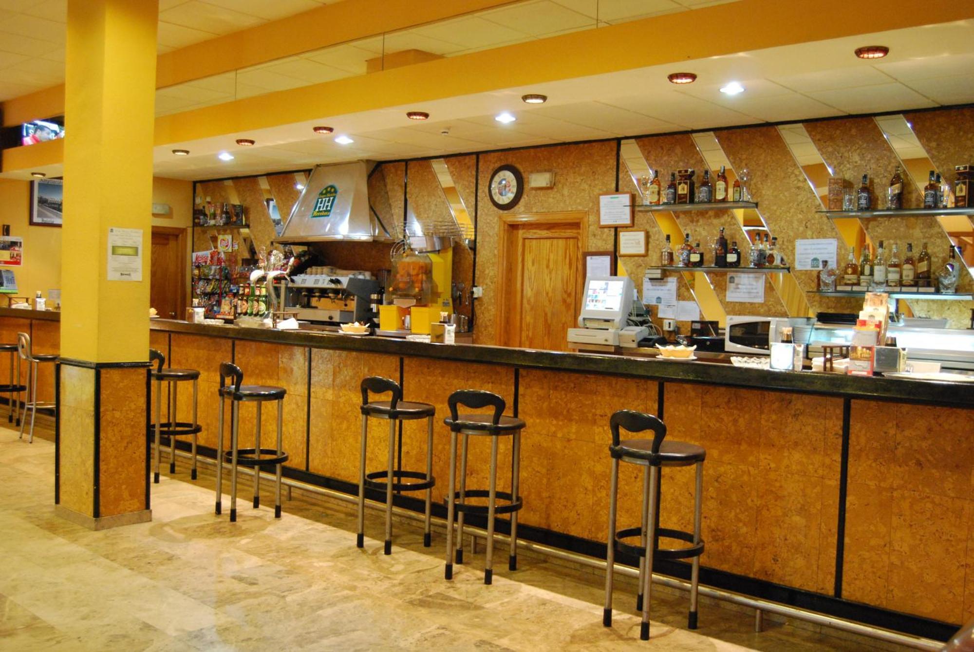 Hotel Los Templarios Jerez De Los Caballeros Bagian luar foto