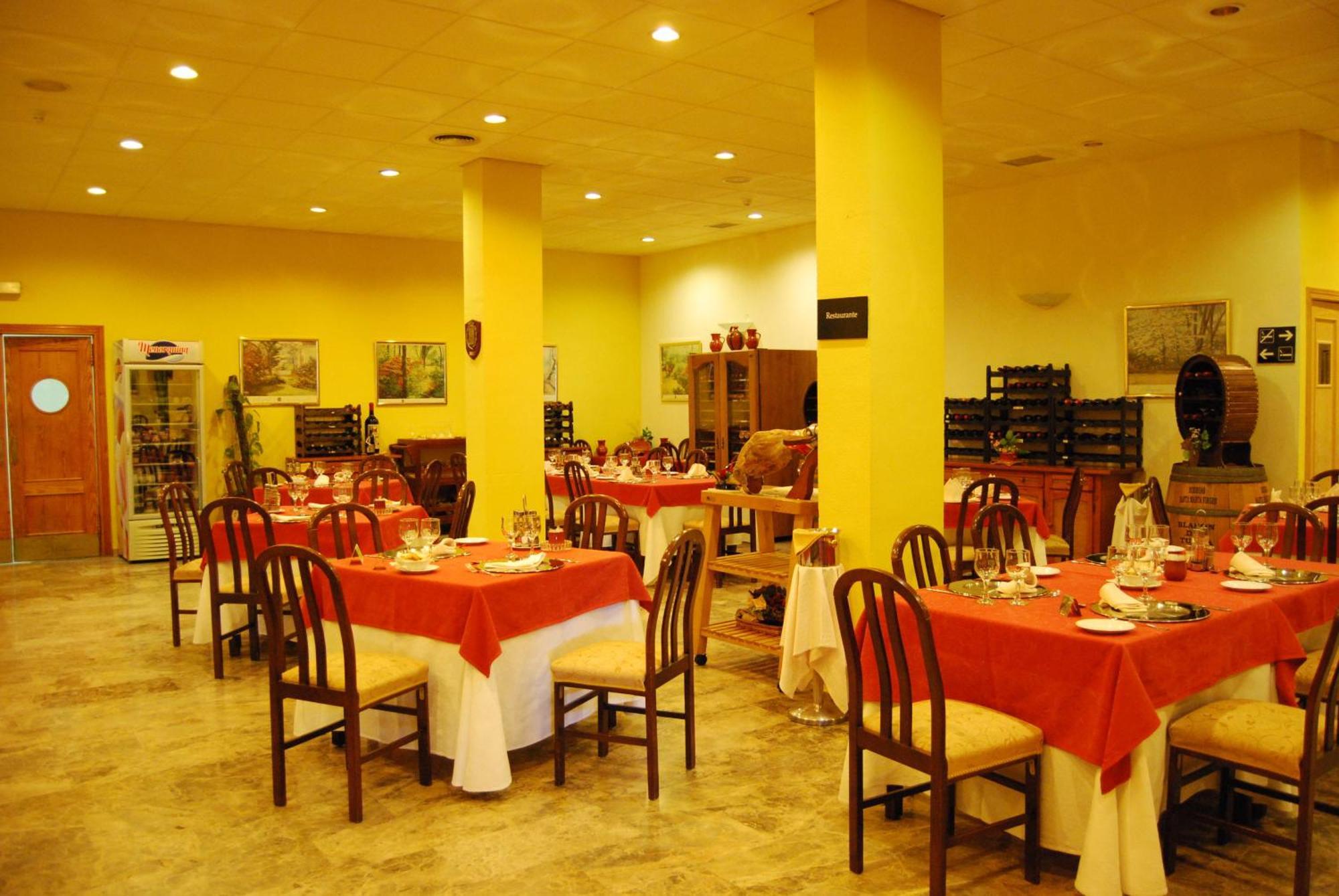 Hotel Los Templarios Jerez De Los Caballeros Bagian luar foto